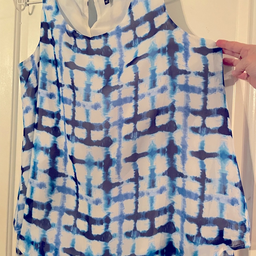 New direction large sleeveless blouse